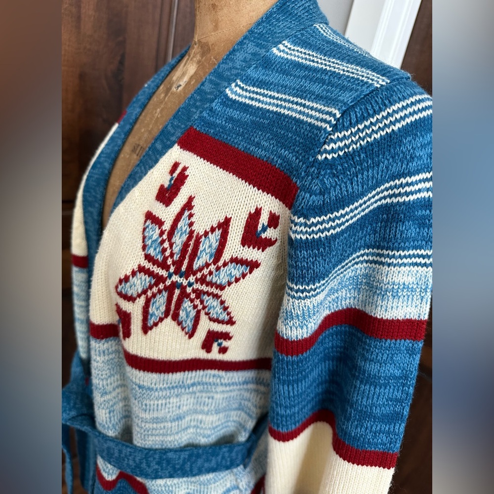 Monarch Knits Star Patterned Belted Sweater Women’s M